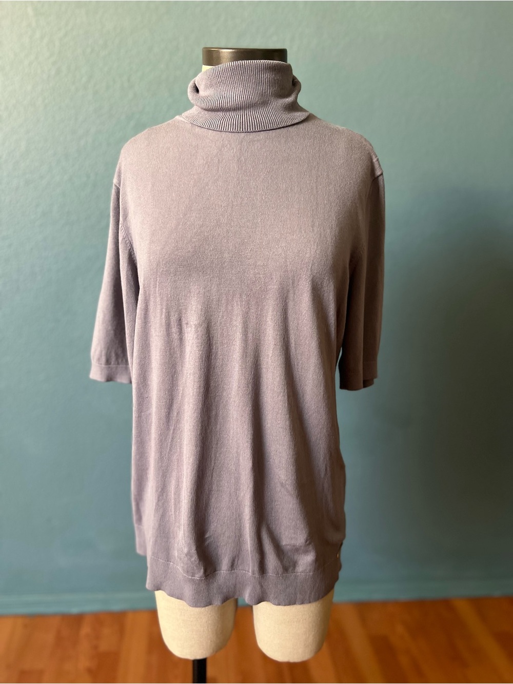 Women’s Anne Klein Short -Sleeve Turtleneck Sweater in Light Lavender